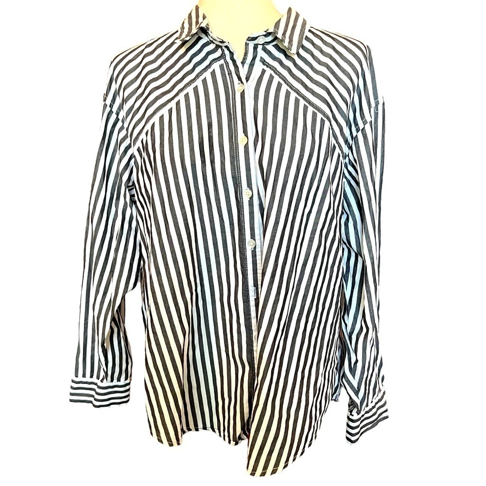 Maurices Button Down Cotton Striped Long Sleeve Top. Gray and White. Size: XL